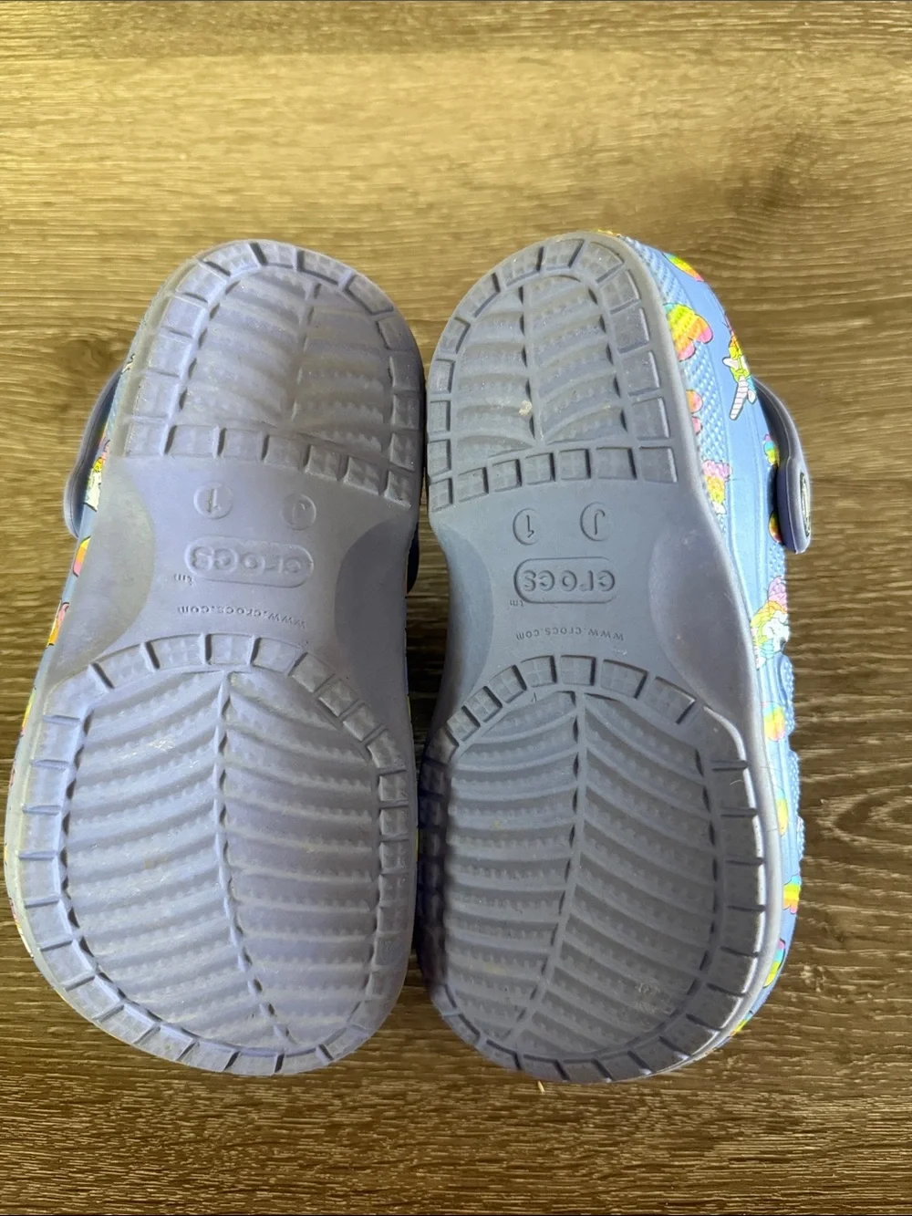CROCS Kids clogs - Purple with Rainbow Hearts & Unicorns size 1 Junior